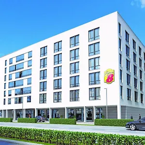 Super 8 By Wyndham West Munique